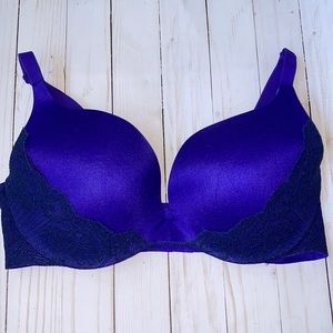 Victoria’s Secret lace Push-Up body bra -Size 38D